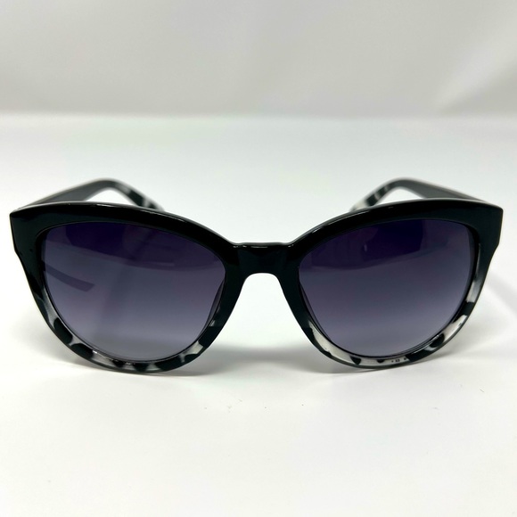 Jessica Simpson Accessories Jessica Simpson Sunglasses J523 Poshmark